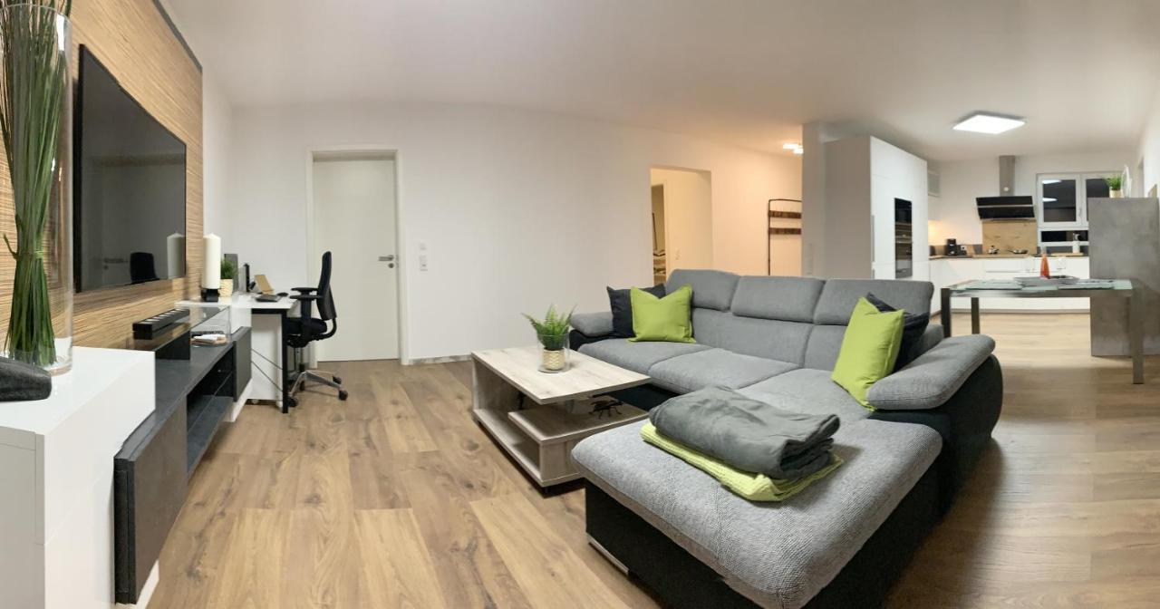 Firmen & Ferienwohnung Brecht 1 Waibstadt Dış mekan fotoğraf
