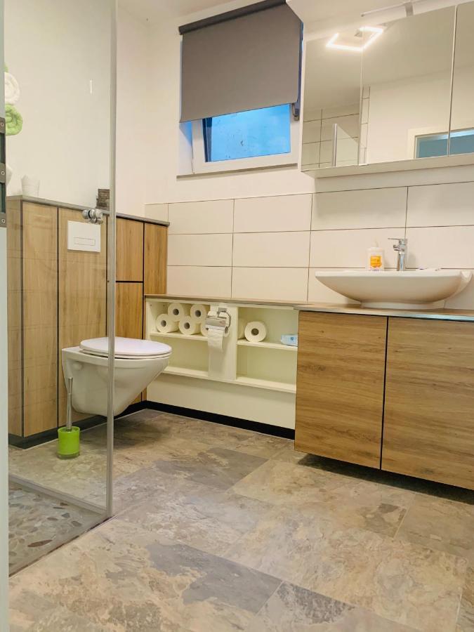 Firmen & Ferienwohnung Brecht 1 Waibstadt Dış mekan fotoğraf